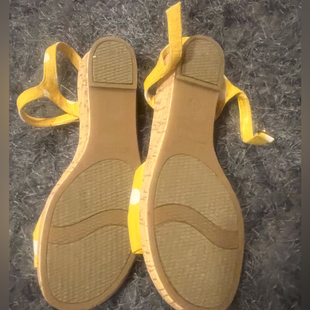 Y2k Yellow & White Polka Dot Wedge Sandals! - Picture 2 of 16